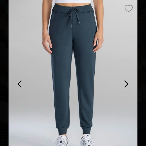 NWT BYLT Opal Jogger in Vintage Navy Size Medium Women’s - Picture 1 of 10